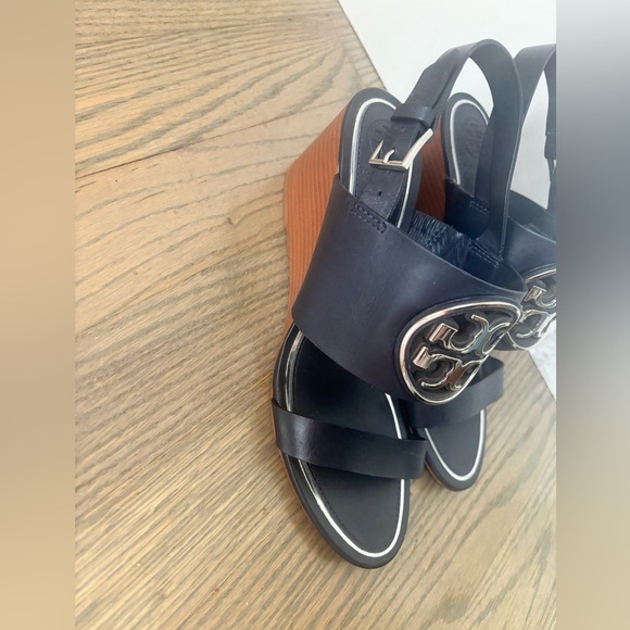 Tory Burch Metal Miller Wedge in Navy women’s size 6 - Picture 3 of 8